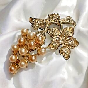 Vintage Silvertone Brooch 1.5"  Faux Pearl Grape Cluster & Rhinestone Bow Design